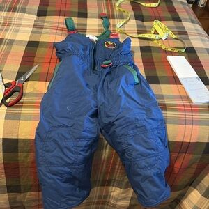Kids ski bib, snow suit Gymboree size smalll like new.